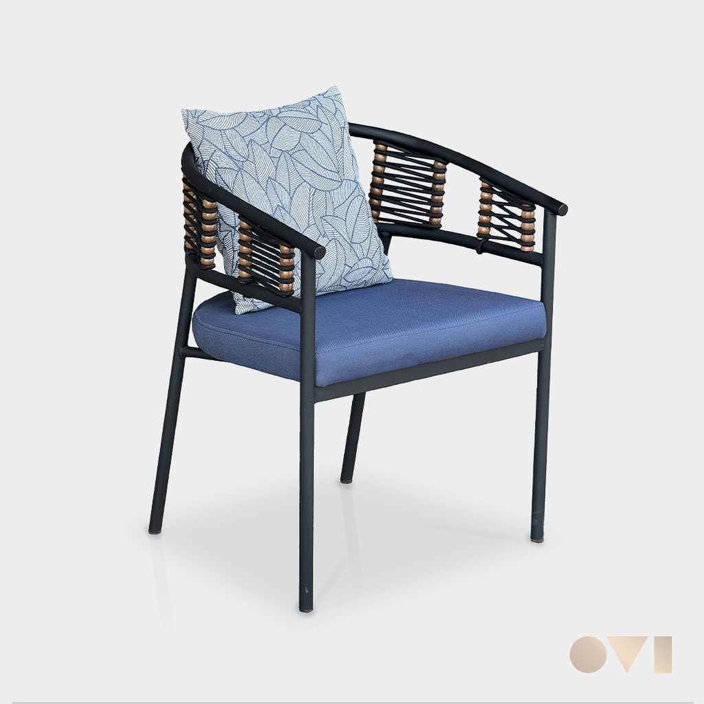 RAVO ARMCHAIR